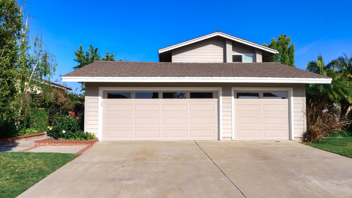 Traditional home exterior painting Austin by Hill Country Painting